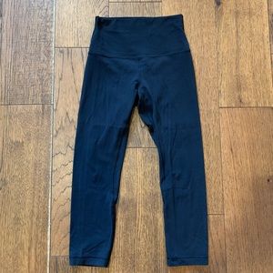 Lululemon Align Crops 21” Black EUC Size 4